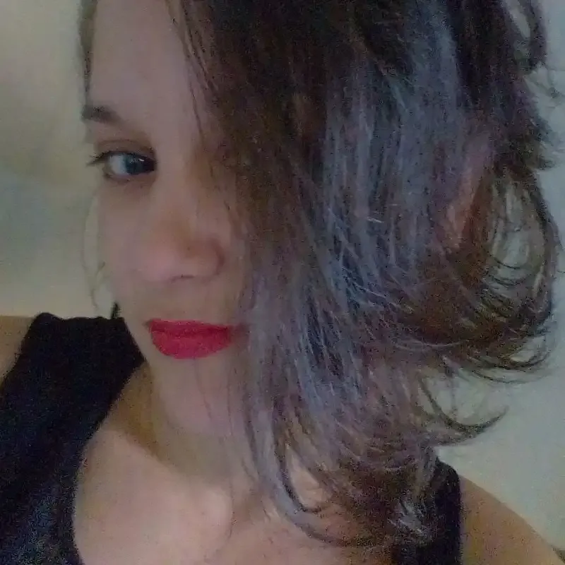 Aline Castro